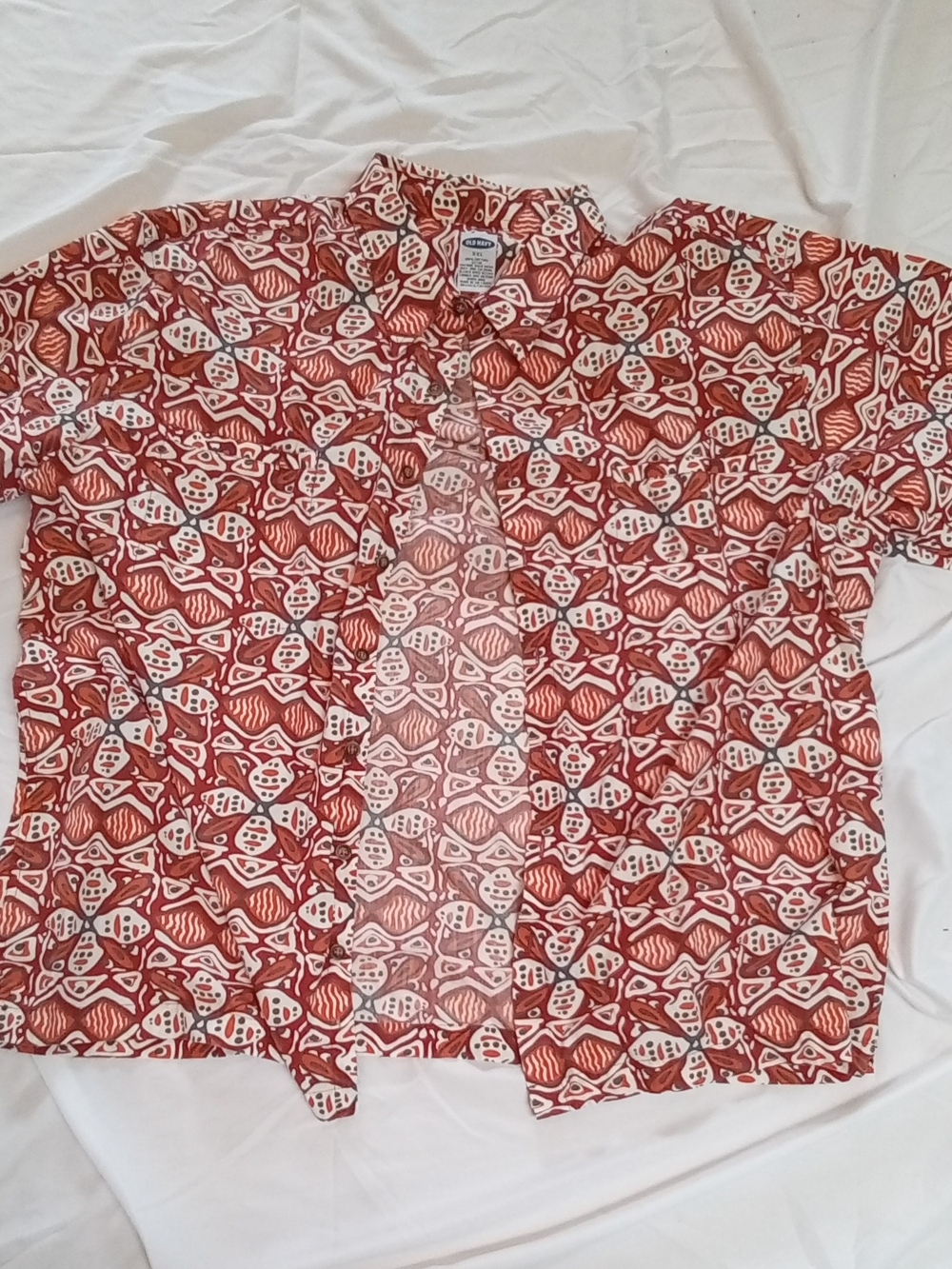 Vintage Old Navy Red and White Short-Sleeve Button-Down  Mens